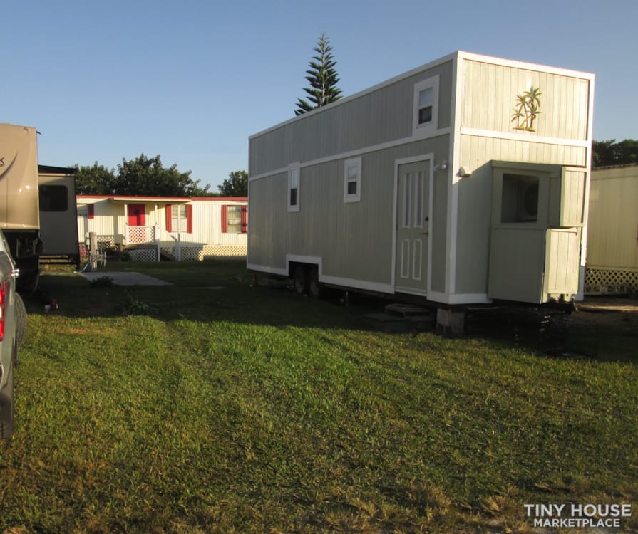 Gracious Tiny House Park, Lake Okeechobee, Florida - Image 3 Thumbnail