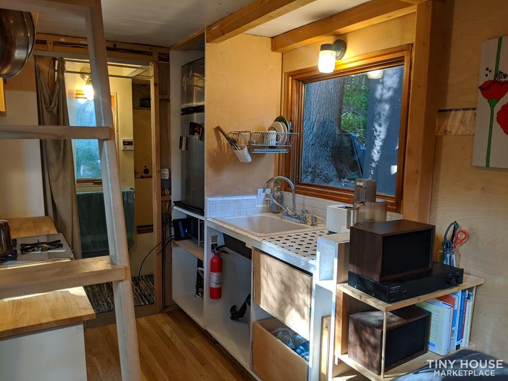 ☀️ 17' New England Inspired Tiny House *Light + Spacious*☀️ - Image 4 Thumbnail