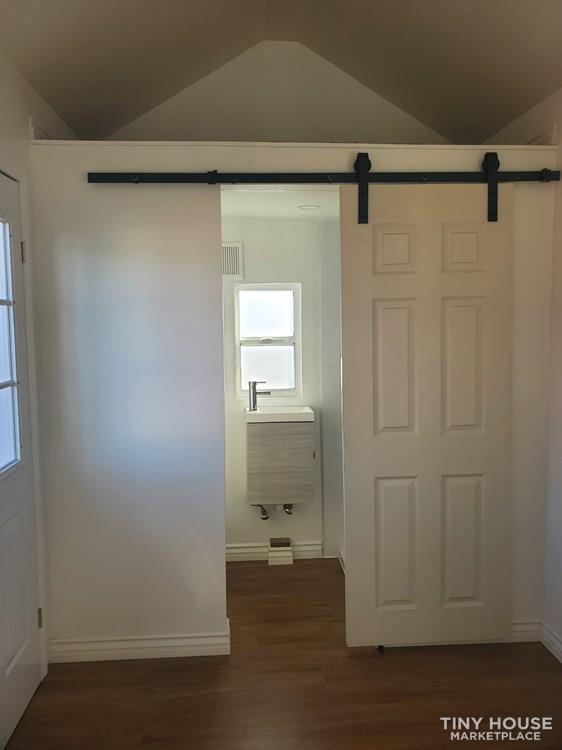 FULLY FINISHED 280 sq ft $29,000  - Image 3 Thumbnail