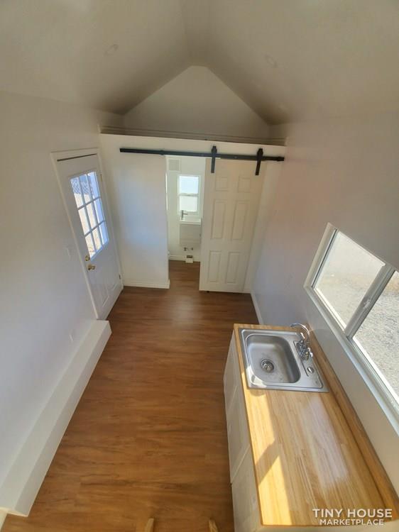 FULLY FINISHED 280 sq ft $29,000  - Image 4 Thumbnail