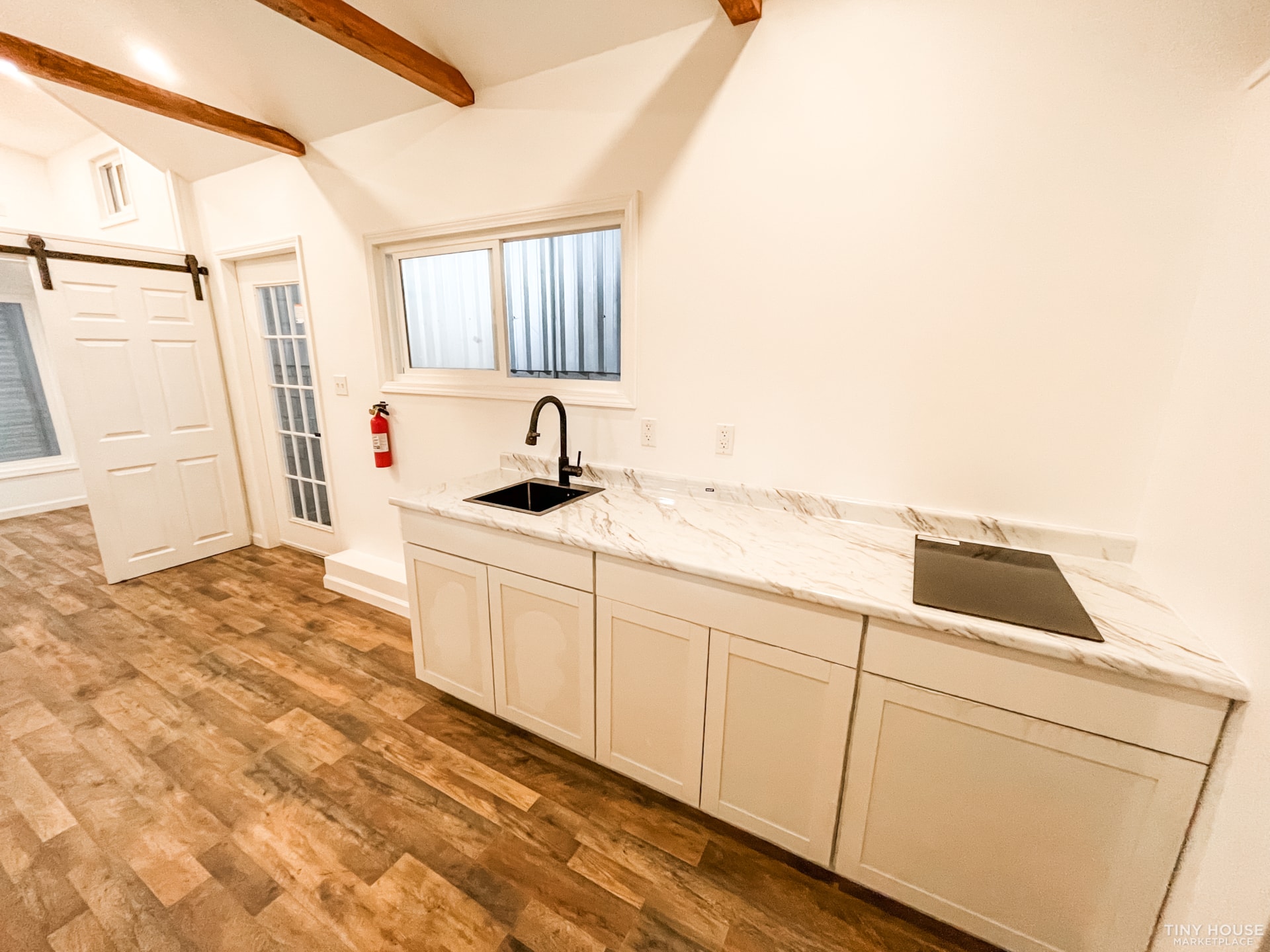 $40,000 28ft Tiny home on wheels  - Image 2 Thumbnail