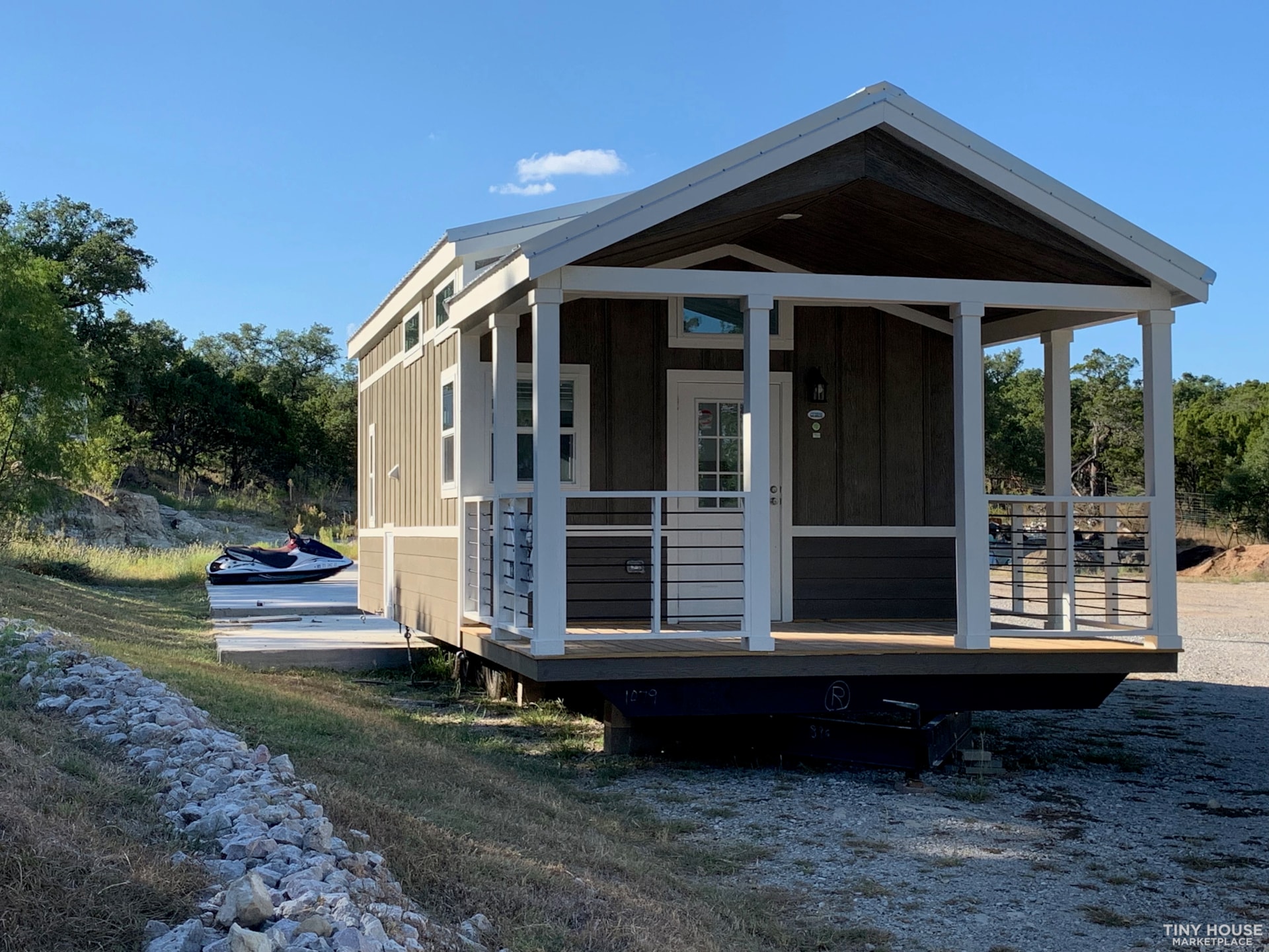 "Bonnie Butterfly" Tiny Home Austin - Image 4 Thumbnail
