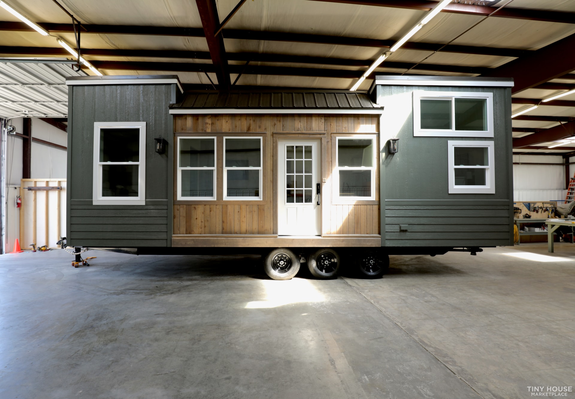 'Country Tiny Home', a Luxurious 31'x10' Park Model Tiny House