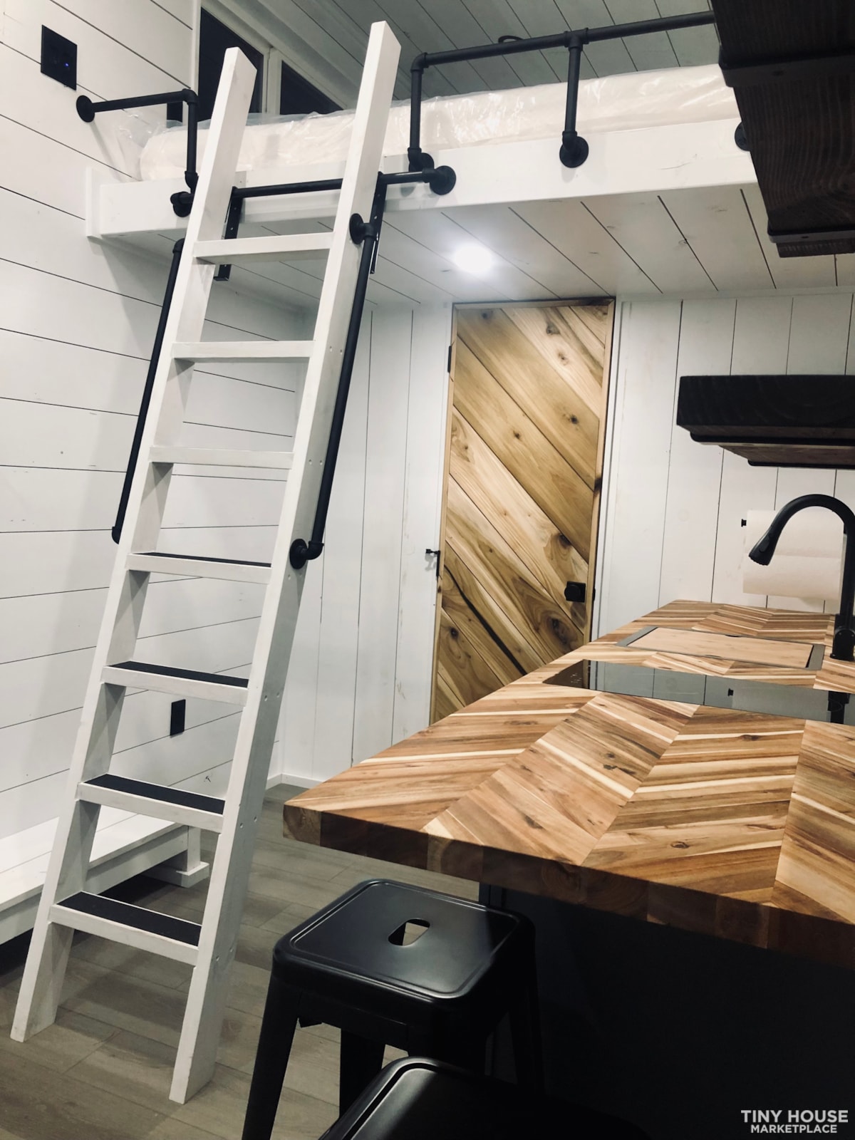 🏡 Dream Tiny House on Wheels for Sale! FREE DELIVERY! - Image 2 Thumbnail