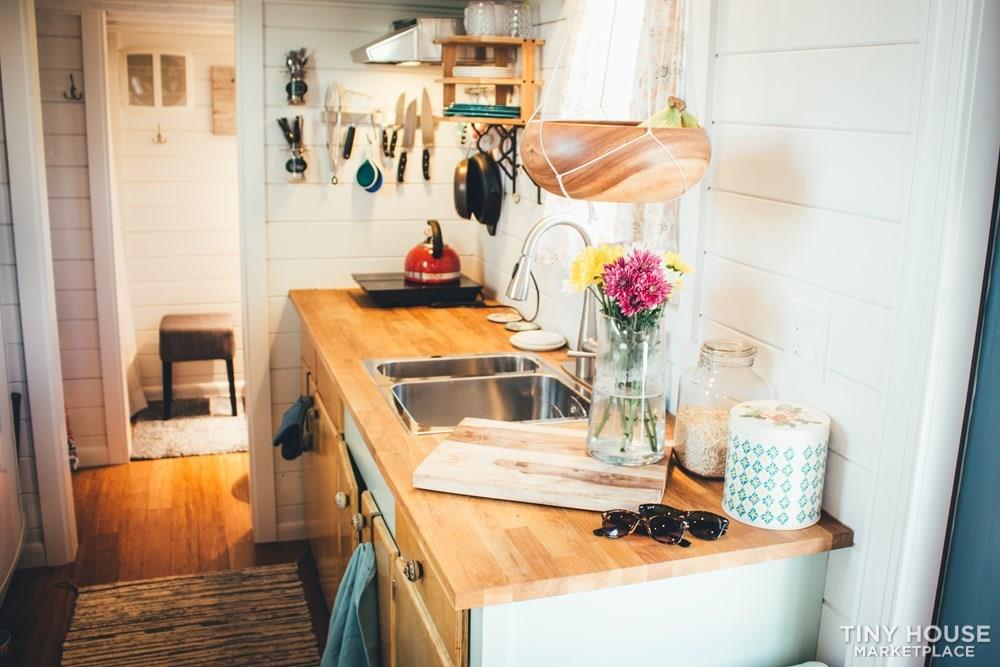"Egret" the 20 foot tiny house on wheels - Image 1 Thumbnail