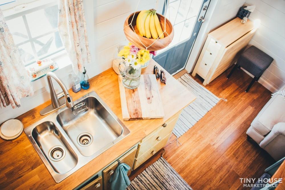 "Egret" the 20 foot tiny house on wheels - Image 2 Thumbnail