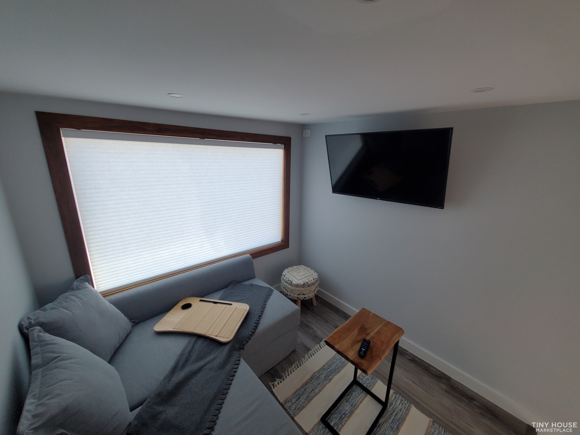 * Modern Tiny House * - Image 2 Thumbnail