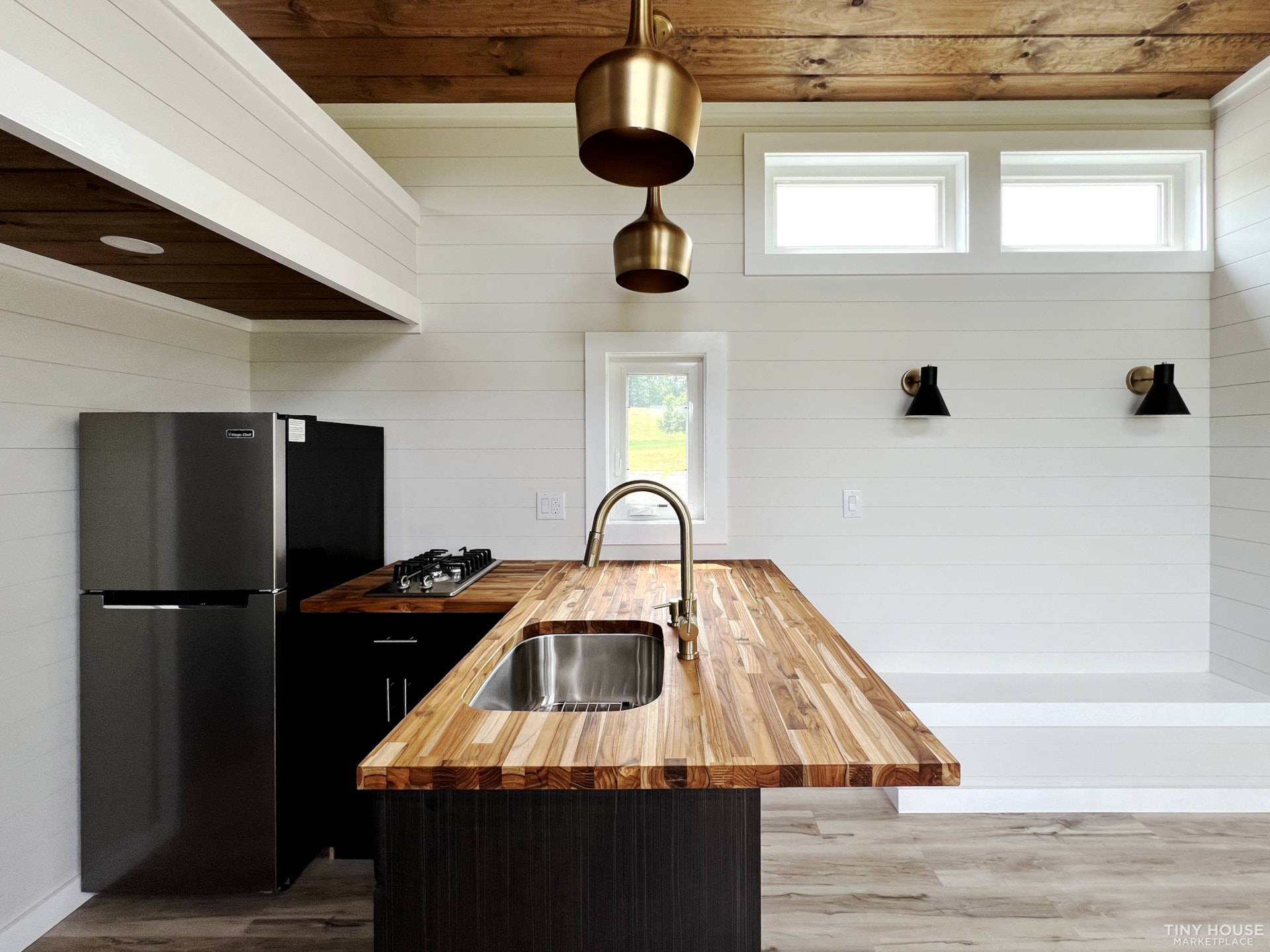 *NEW* 390 sq/ft Tiny House with main floor bedroom & loft (2 bedroom, 1 bath) - Image 3 Thumbnail