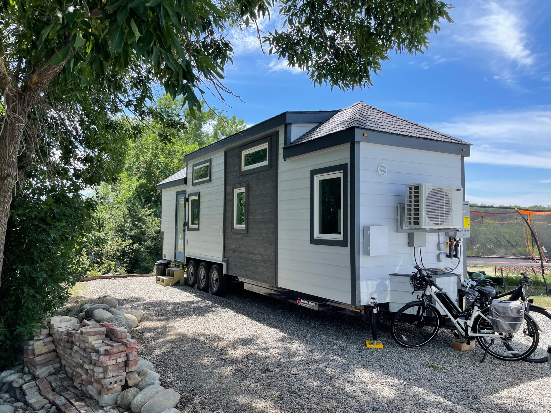 ✨STANDING Bedroom PLUS Loft - Tiny Home  - 88k✨ - Image 1 Thumbnail
