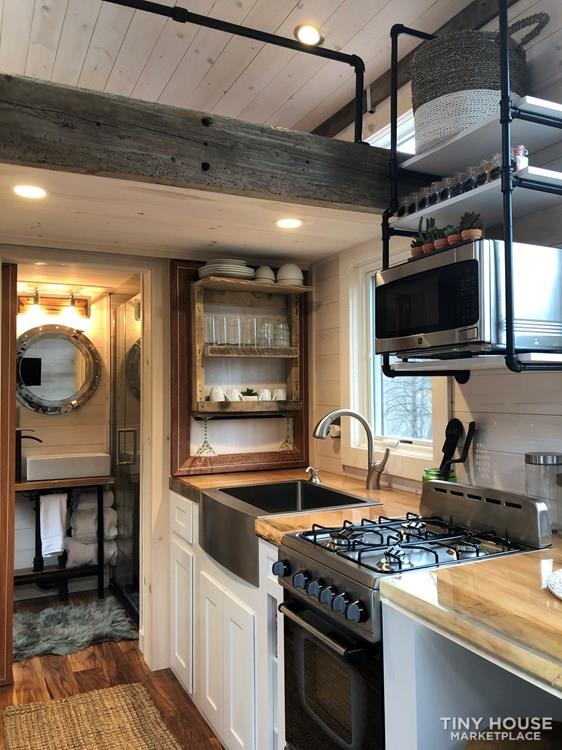 “The Hemingway” Luxury Tiny Home - Image 2 Thumbnail