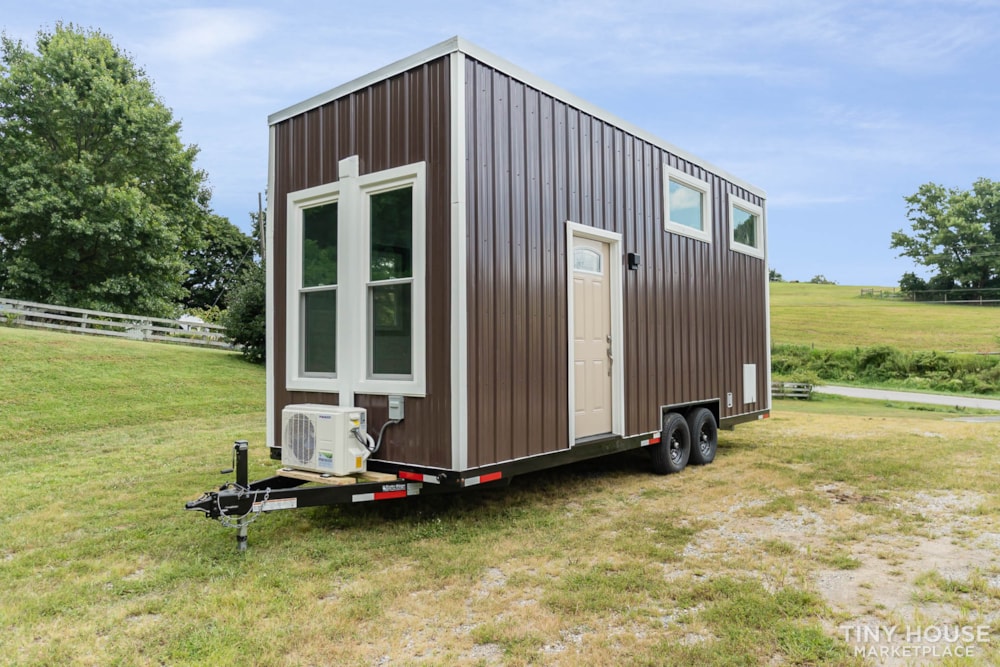 "THE LENA" CUSTOM TINY HOME - Image 2 Thumbnail