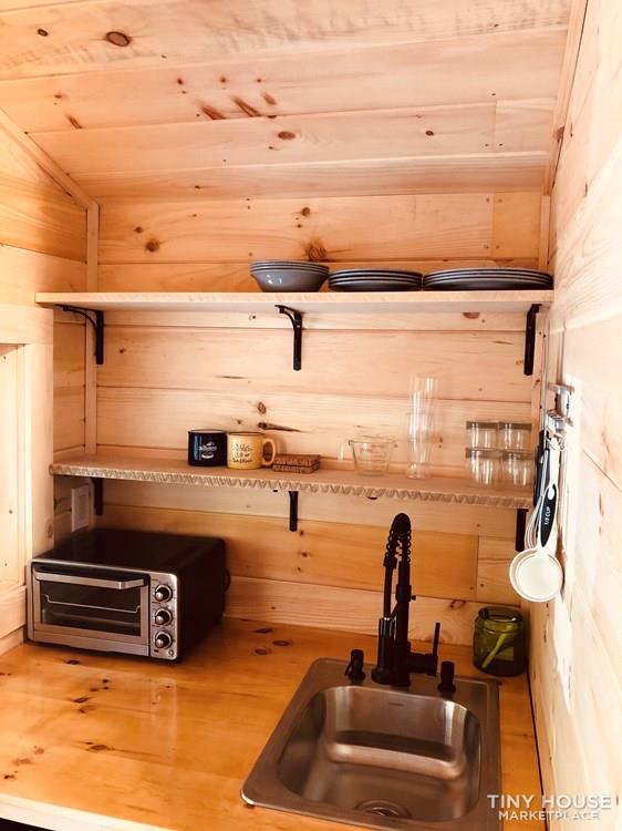 “The Rockwell“ Tiny Home - Image 3 Thumbnail
