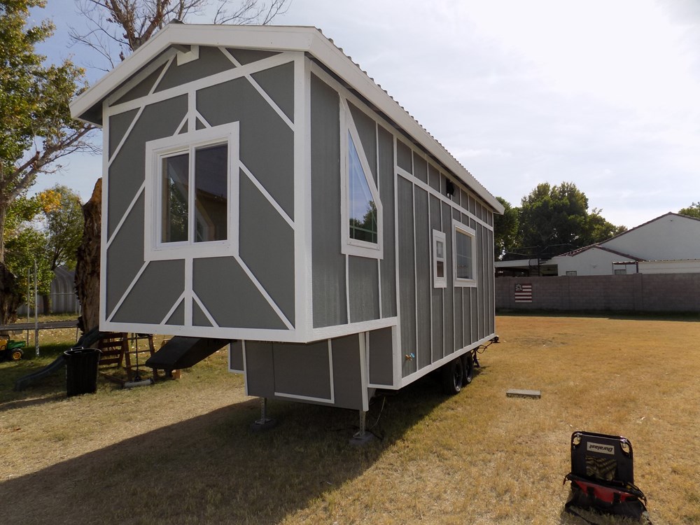 @@@TINY HOUSE ON WHEELS @@@ - Image 1 Thumbnail