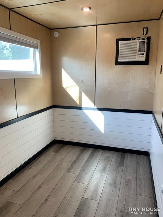1 bed, 1 bath 320sq ft.  9 ft. ceiling’s  - Image 3 Thumbnail