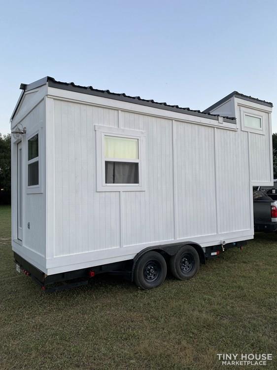 1 bed / 1 bath NEW tiny HOME on wheels - Image 4 Thumbnail