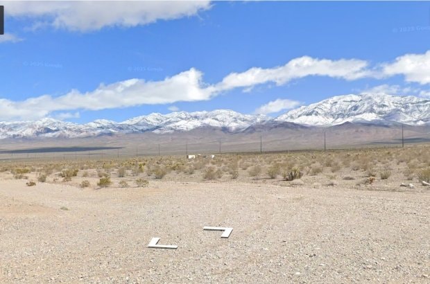 10 Acres — Hilltop Privacy, Massive Views & Ready to Use Off-Grid Setup - Image 3 Thumbnail