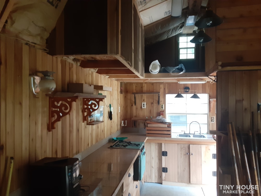 10 x 20 Barn Style Tiny House. Wired for off or on grid. - Image 4 Thumbnail