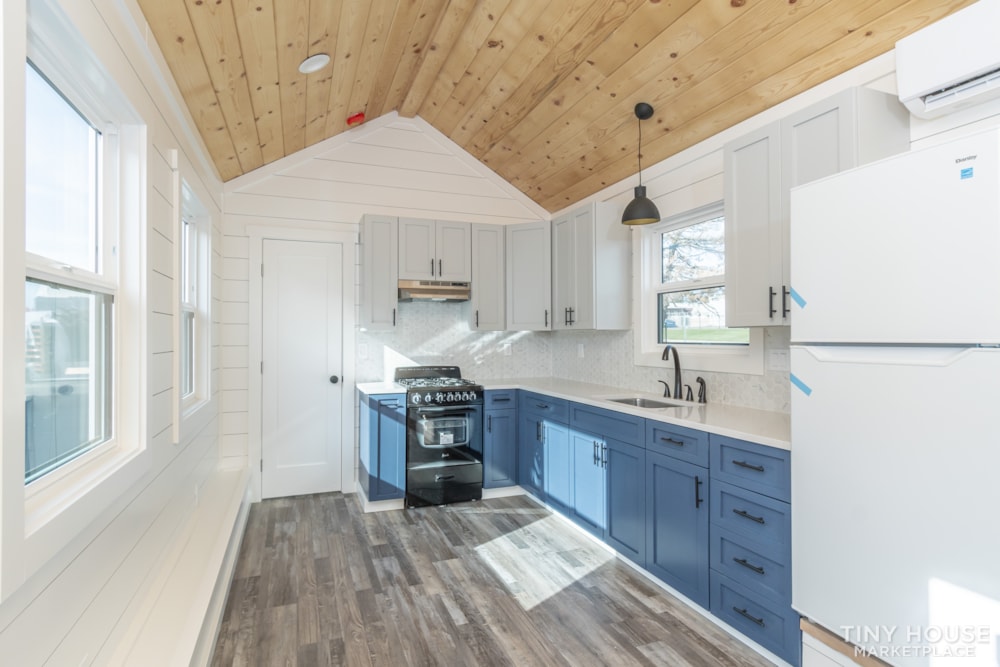 10' x 40' Luxury Craftsman Style Tiny Home (Made To Order) - Image 3 Thumbnail