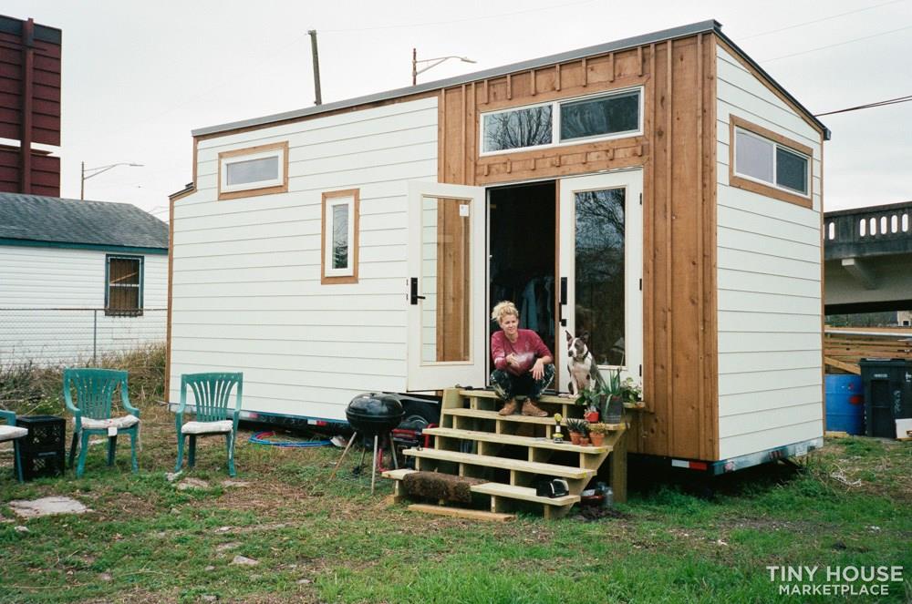 FLASH SALE! 100% Off-Grid, Beautiful, Fully Equipped 26' THOW w/ Loft, Closets - Image 4 Thumbnail