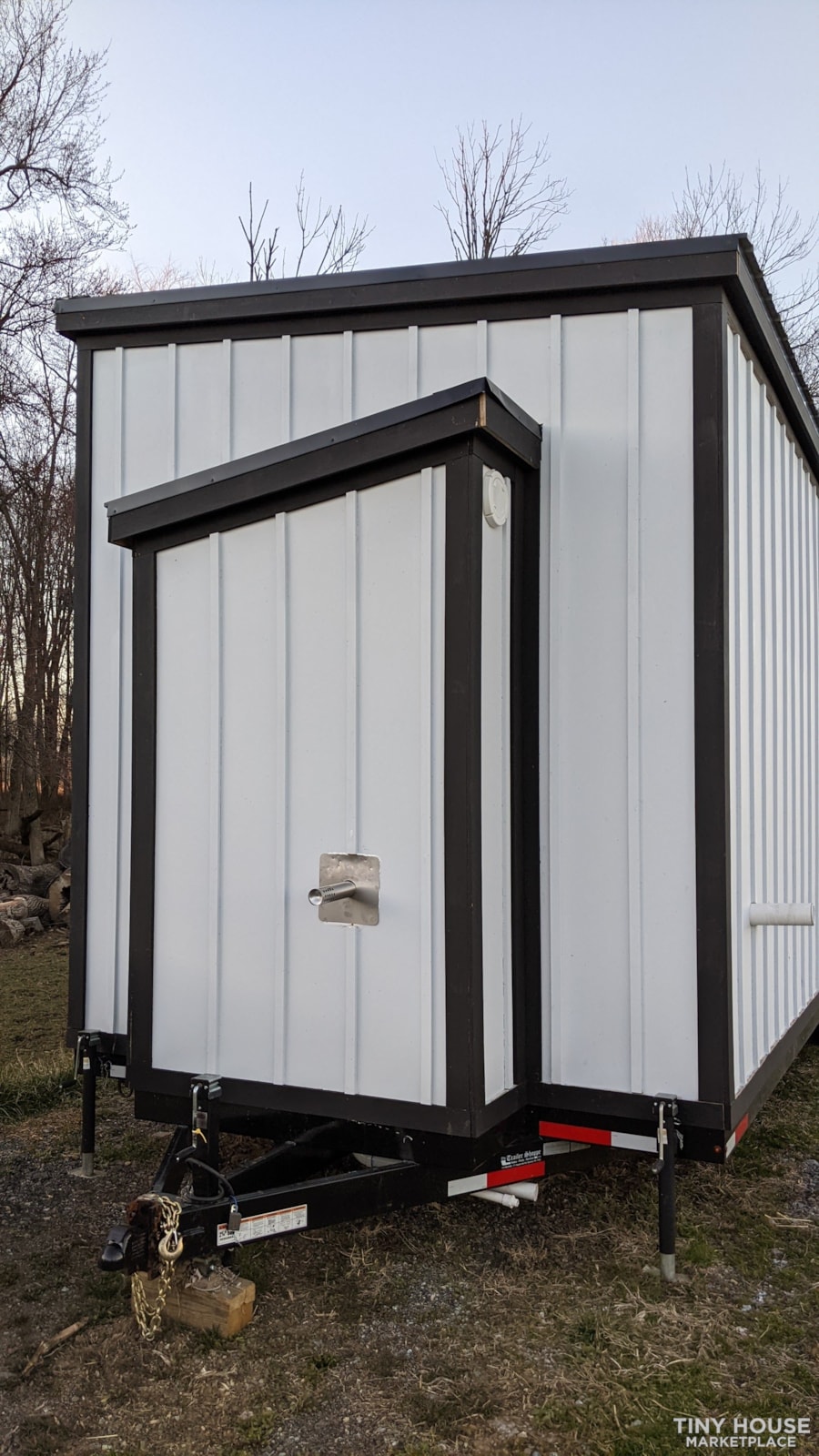 10x30 Modern Tiny House - Image 4 Thumbnail