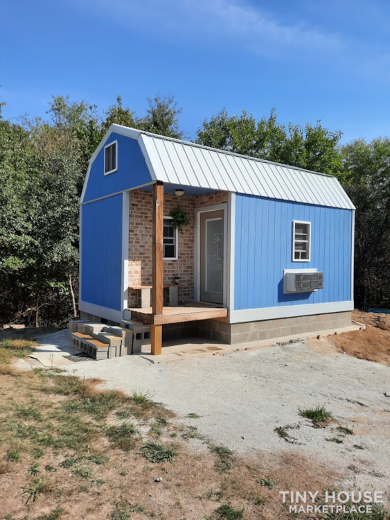 12'x20' Lofted Cabin in Iowa