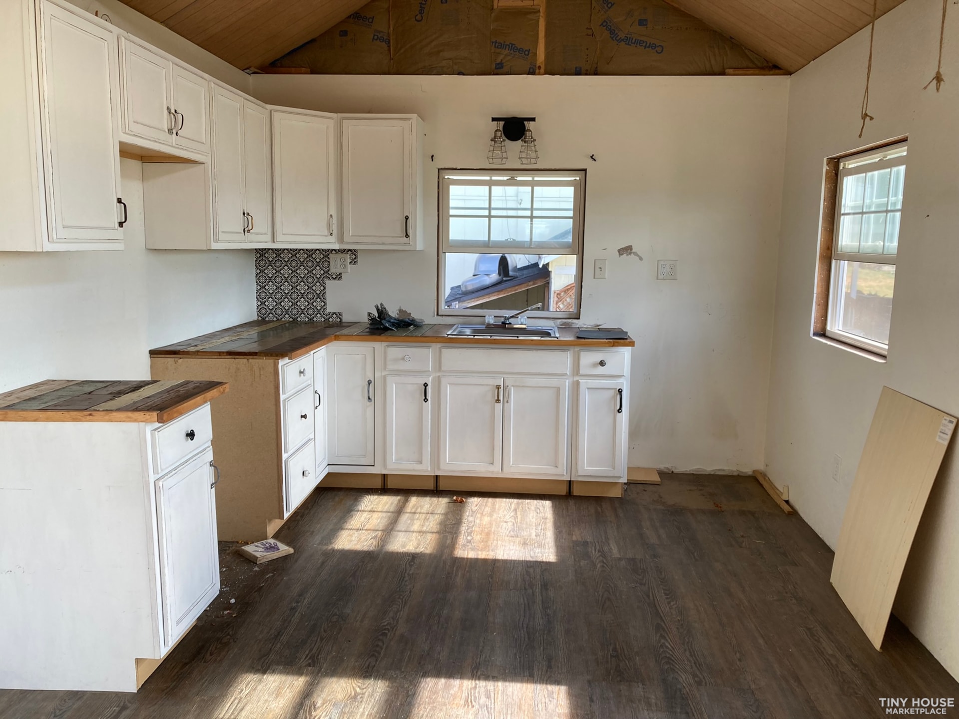 12’x32’ Summit Structures Tiny Home on skids - Image 2 Thumbnail