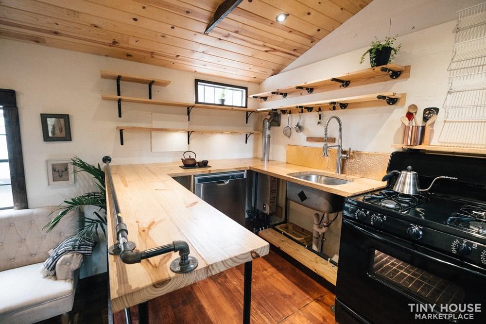 12x32 Modern Farmhouse ADU - Image 2 Thumbnail