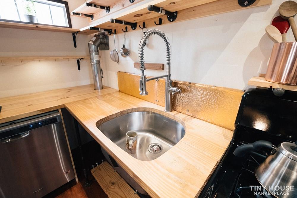 12x32 Modern Farmhouse ADU - Image 4 Thumbnail