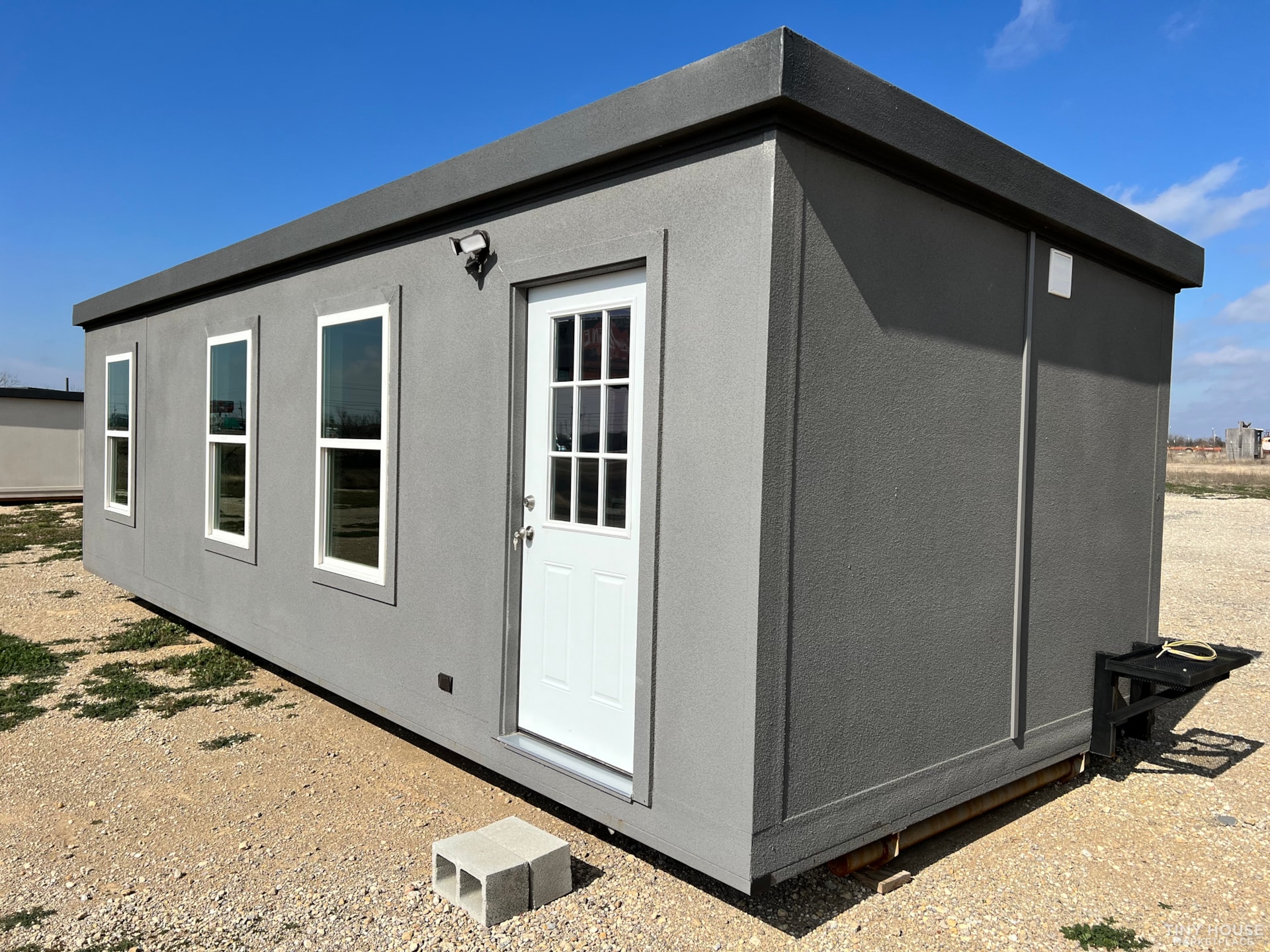 12x32x8 MUPPS Gemstone 2023 Model. A Texas Tough Tiny home discounted. - Image 2 Thumbnail