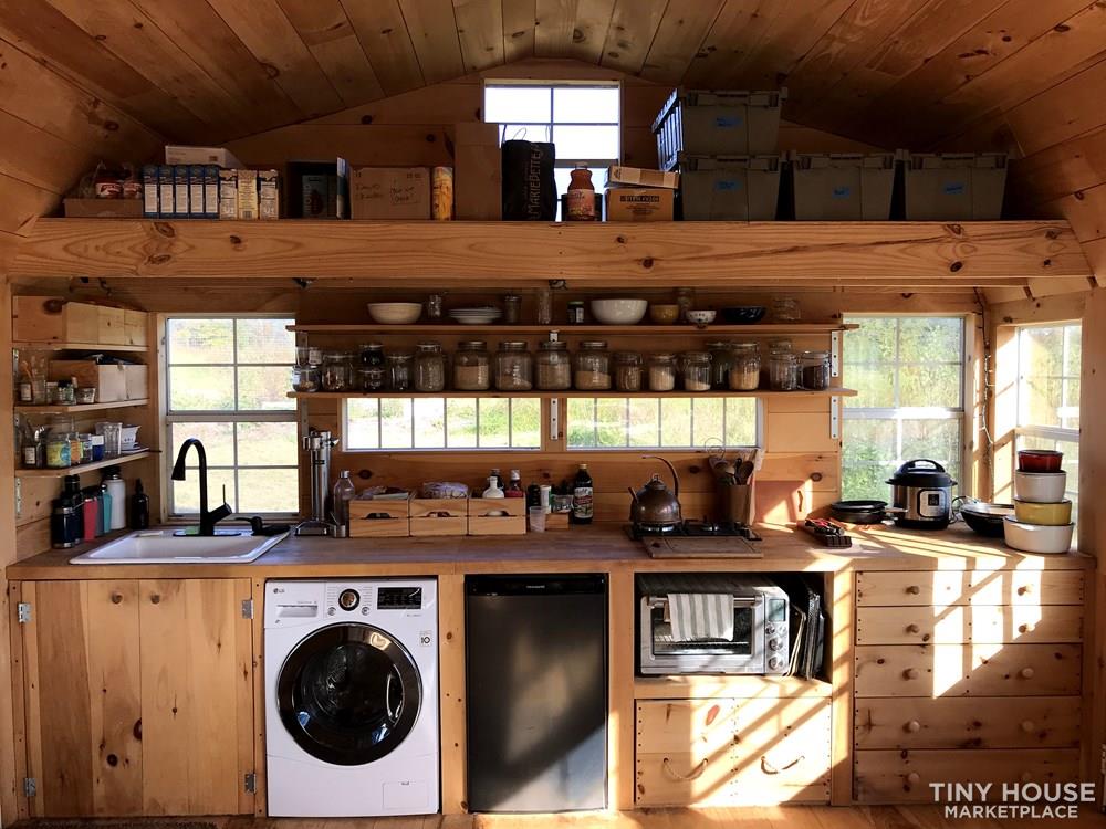14x24' Light-Filled Cottage - Image 1 Thumbnail