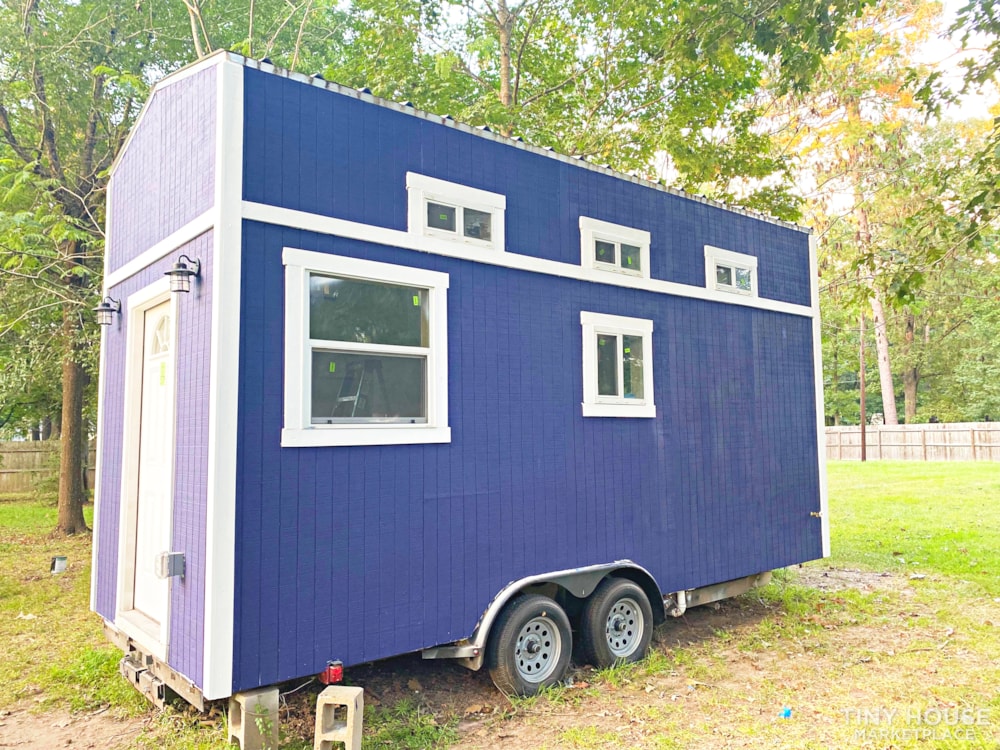 150 SqFt Modern Minimalist Tiny House