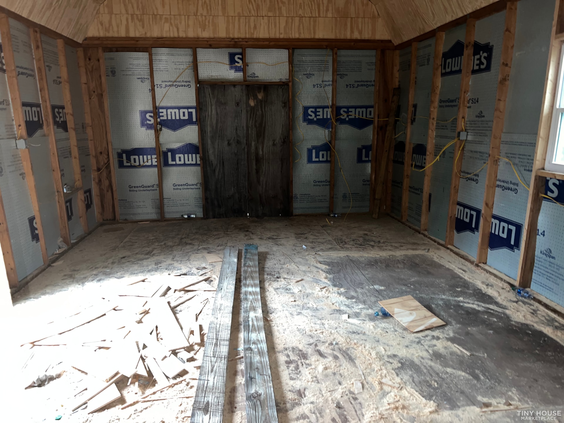 15x25 Tiny House, electric & plumbing installed, high ceilings, bath tub - Image 3 Thumbnail