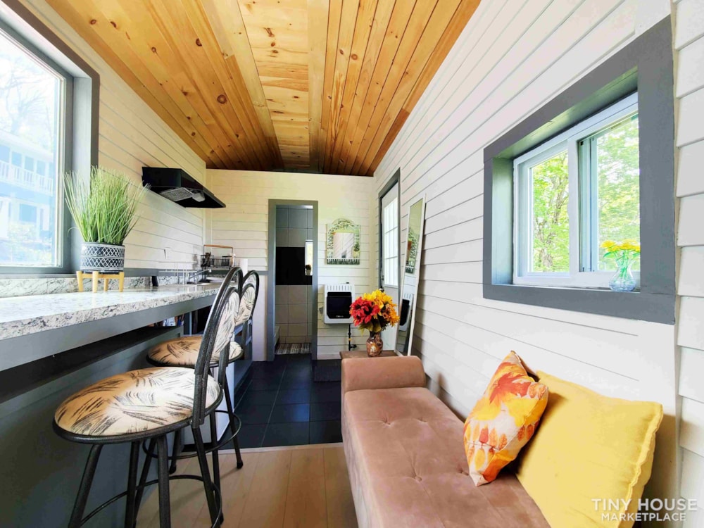 160 Sq Ft Cozy and Comfy Tiny Home  - Image 4 Thumbnail