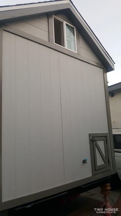 16ft custom tiny home on wheels - Image 3 Thumbnail