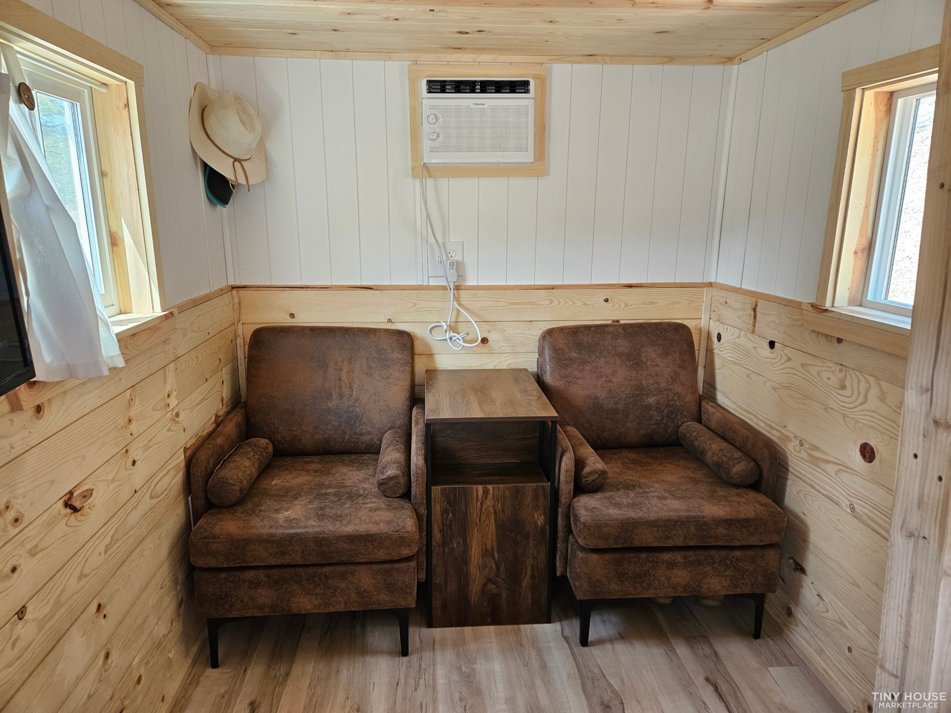 17' Tiny Home Traveler - Image 4 Thumbnail
