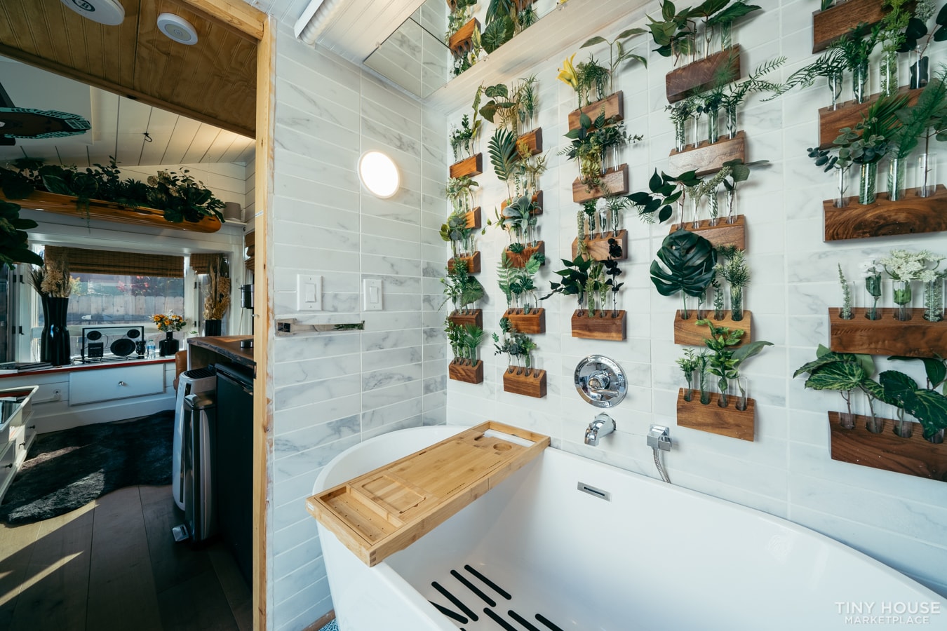 18ft Tiny House with Bathtub - Image 2 Thumbnail