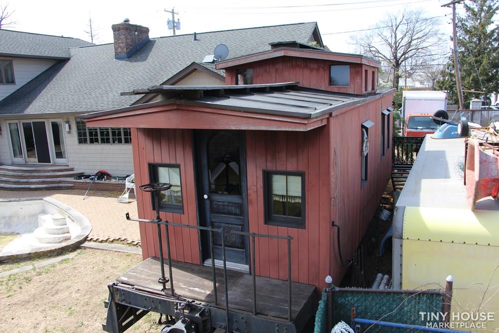 Tiny House for Sale 1923 B & O Caboose Fully renovated.