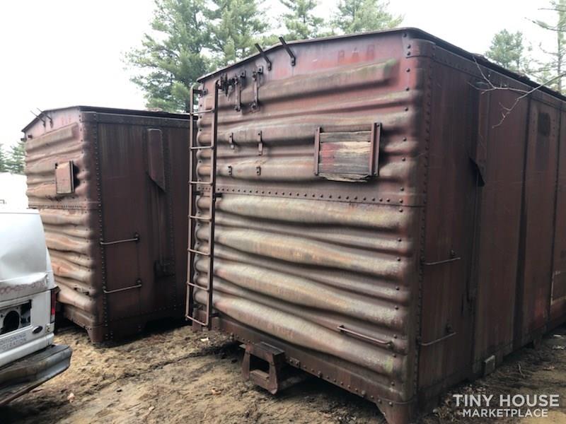 1950 Art Deco insulated railroad car - Image 2 Thumbnail