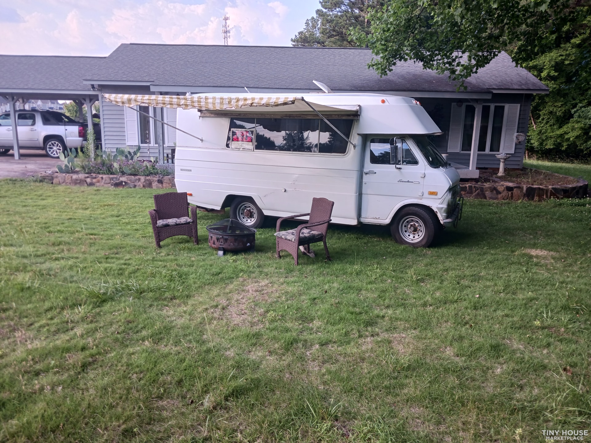 1971 Ford Econoline 300 Balboa Travel Camper Van - FULLY RENNOVATED