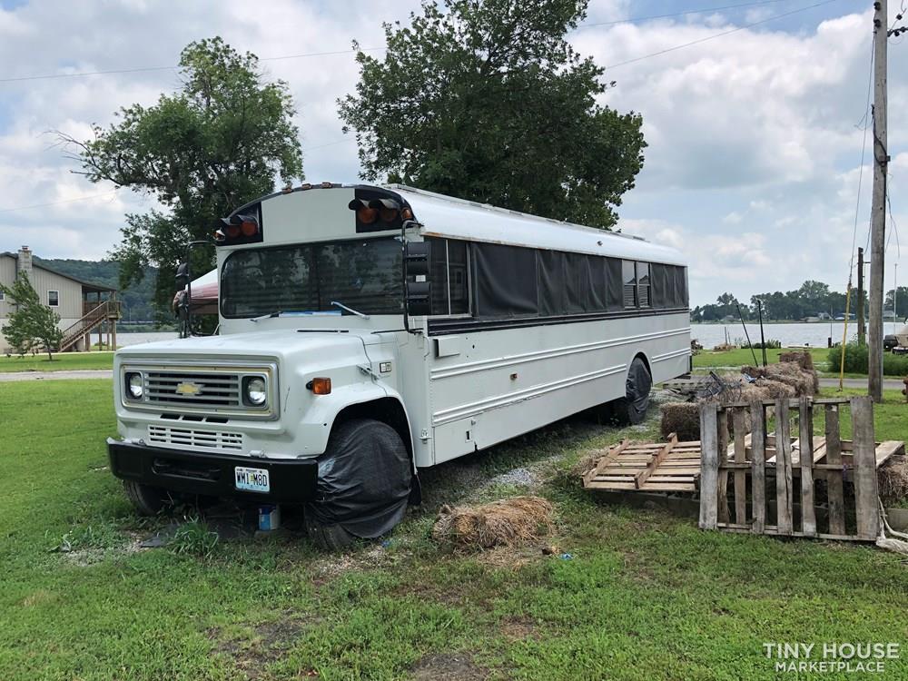 1989 Chevy Carpenter Skoolie Off-Grid - Image 1 Thumbnail