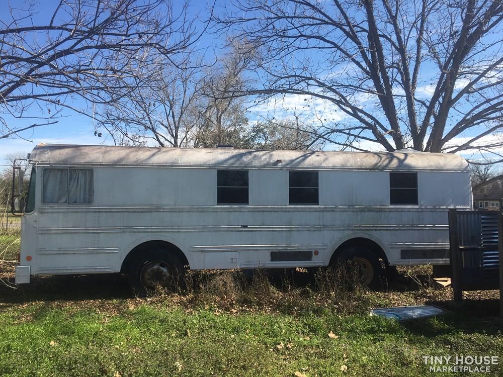 1992 International Skoolie Conversion - Image 3 Thumbnail