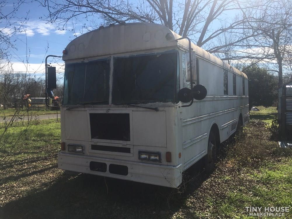 1992 International Skoolie Conversion - Image 4 Thumbnail