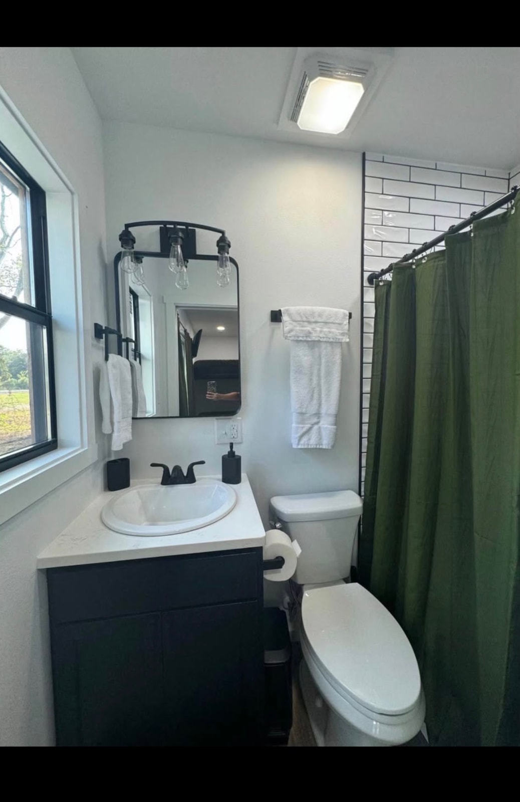 20’ container house. Fully furnished - Image 3 Thumbnail