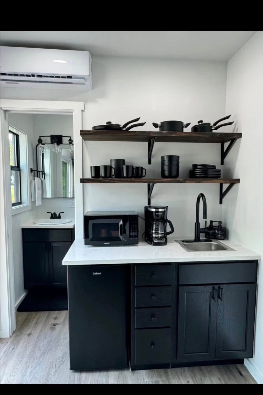 20’ container house. Fully furnished - Image 4 Thumbnail