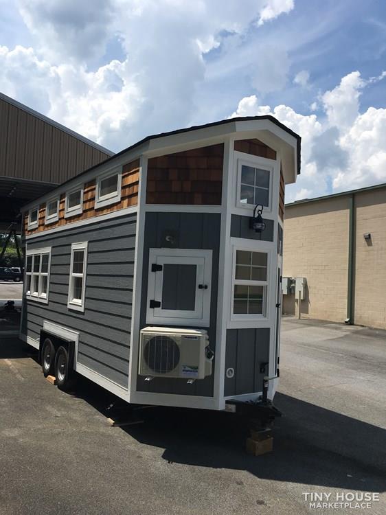  20' CRAFTSMAN STYLE TINY HOME
