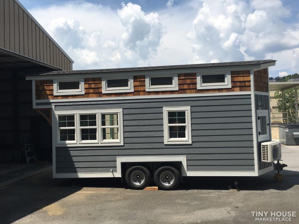  20' CRAFTSMAN STYLE TINY HOME - Image 4 Thumbnail