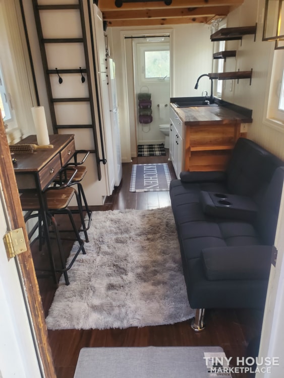 20 ft THOW Fully Renovated  SOLD - Image 1 Thumbnail