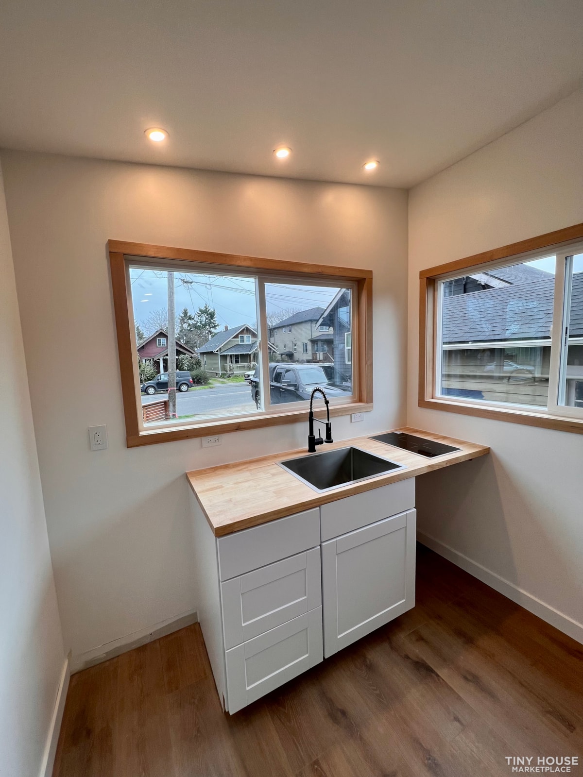 20 ft Tiny Home on Wheels  - Image 4 Thumbnail