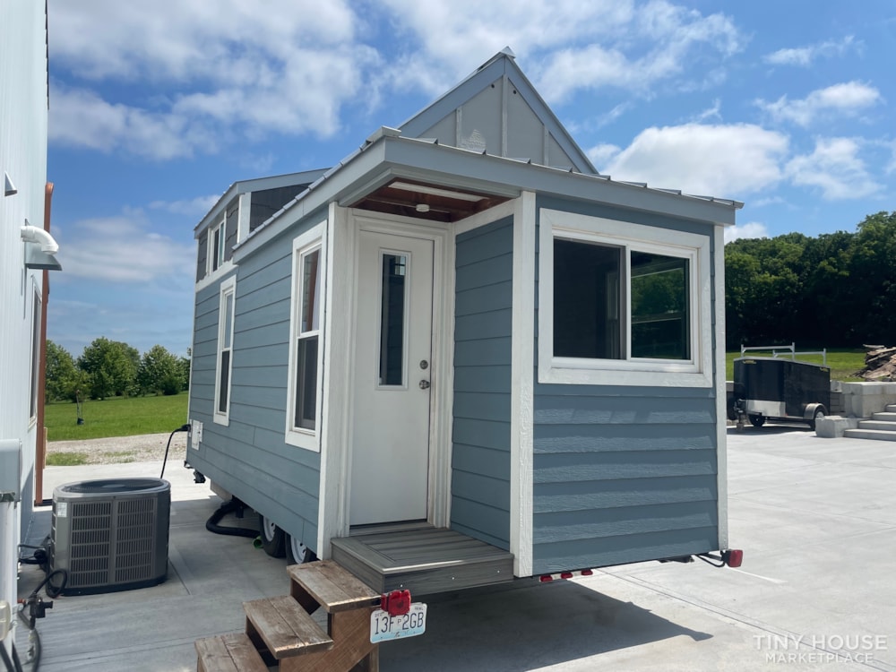 20' Tiny House on Wheels - Image 1 Thumbnail