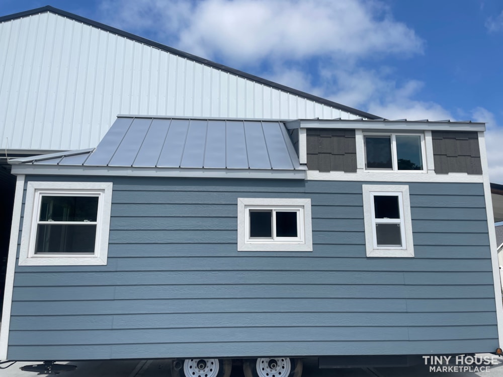 20' Tiny House on Wheels - Image 2 Thumbnail